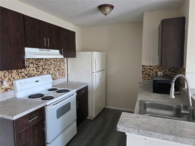Building Photo - 2030 Cascades Blvd