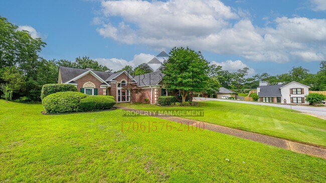 Foto del edificio - 2250 Rock Springs Ct