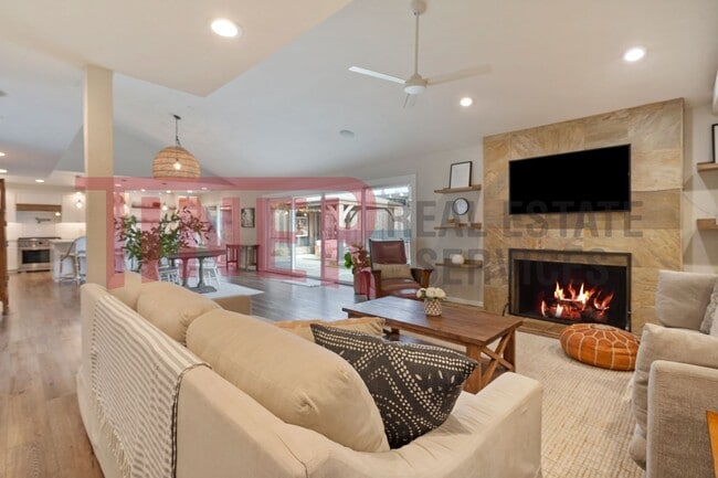 Building Photo - Luxury Living in Wilhaggin East - Pet Frie...