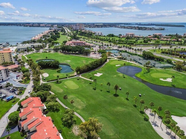 Foto del edificio - 6177 Sun Blvd