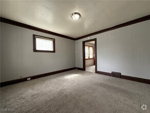 Building Photo - 4024 E 143rd St