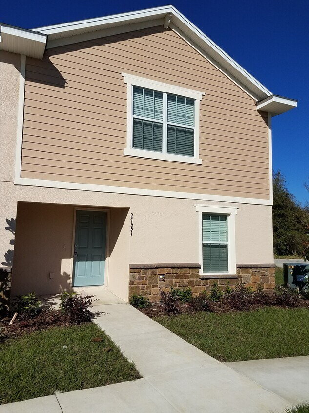 27551 Desert Willow Way, Wesley Chapel, FL 33544 Townhouse for Rent in Wesley Chapel, FL