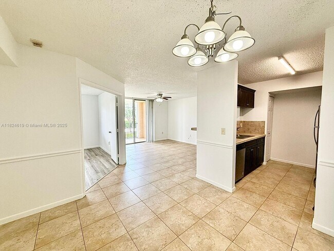 Foto del edificio - 1727 Village Blvd