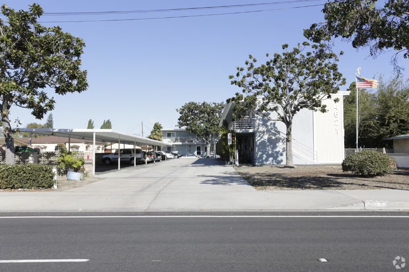 Photo - 4621 W McFadden Ave (Santa Ana, CA)