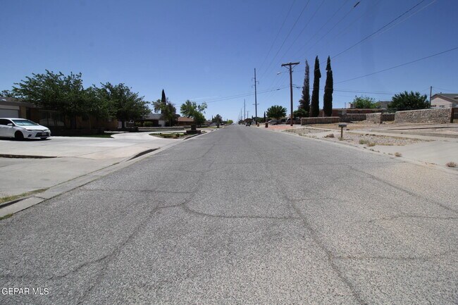 Building Photo - 8636 Leo Street