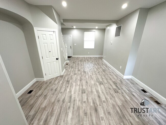 Foto del edificio - 3 Bedroom house near Parkland in Philadelp...