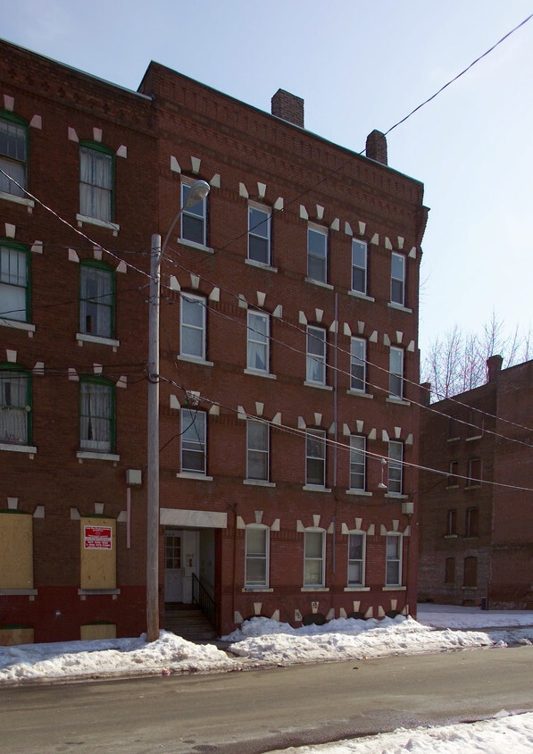 Building Photo - 640 S East St