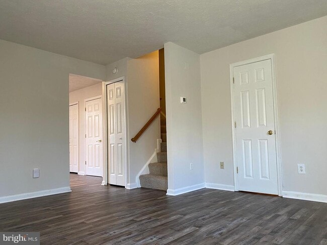 Building Photo - 9609 Coventry Creek Dr