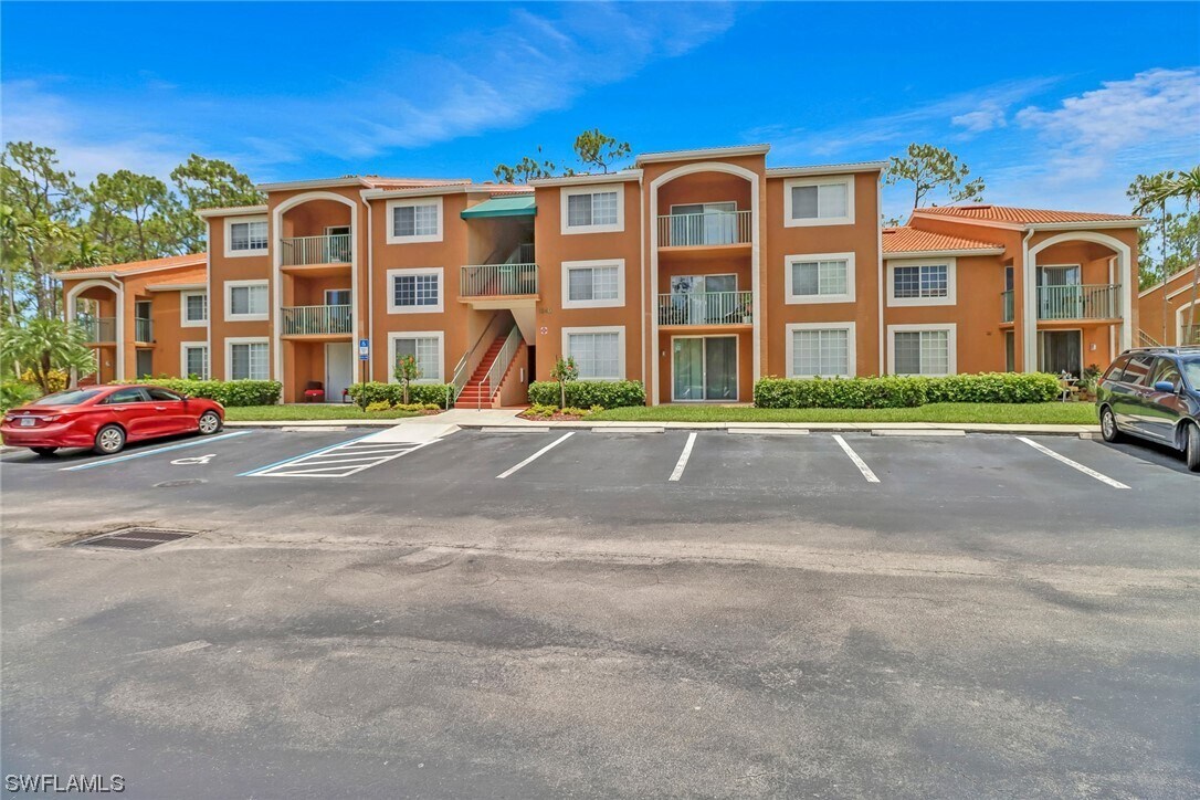 1210 Wildwood Lakes Blvd Unit 305, Naples, FL 34104 Condo for Rent in