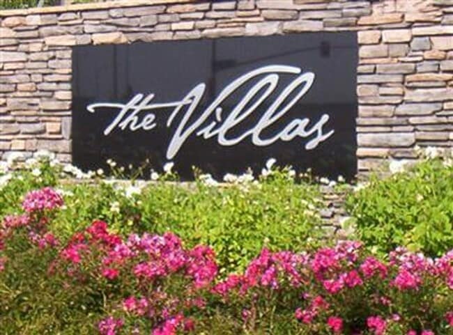 Foto del edificio - 1 Bed 1 Bath Roseville Condo Garage Attached