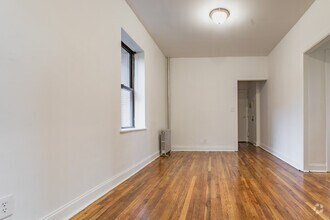 4706 49th St - 8