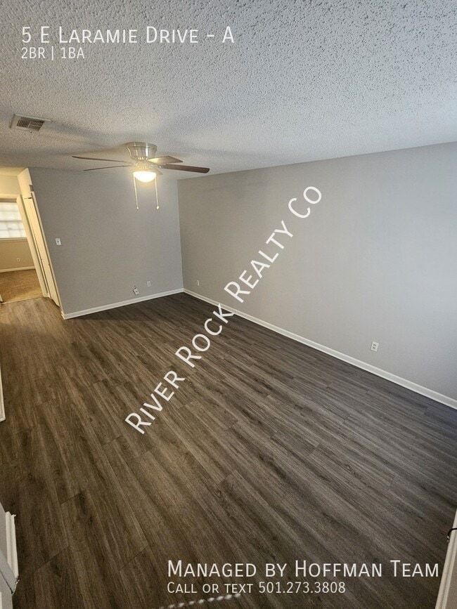 Building Photo - 5 E Laramie Dr