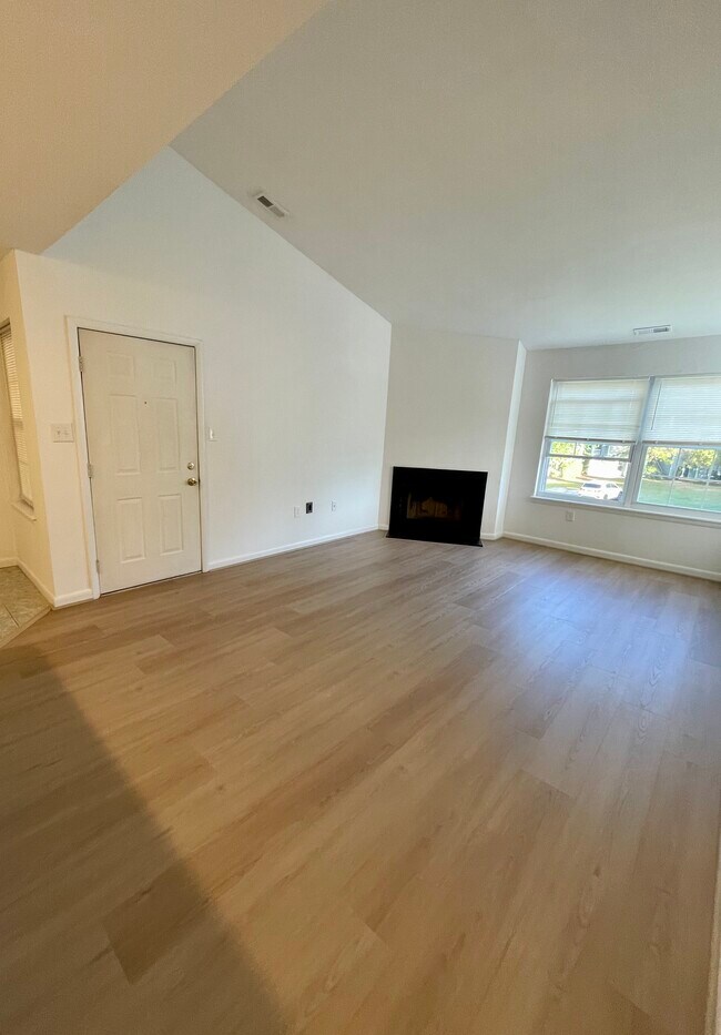 Living Area - 95 Driftwood Ct