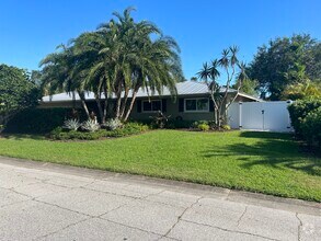 Building Photo - 3052 Tyrone Ln