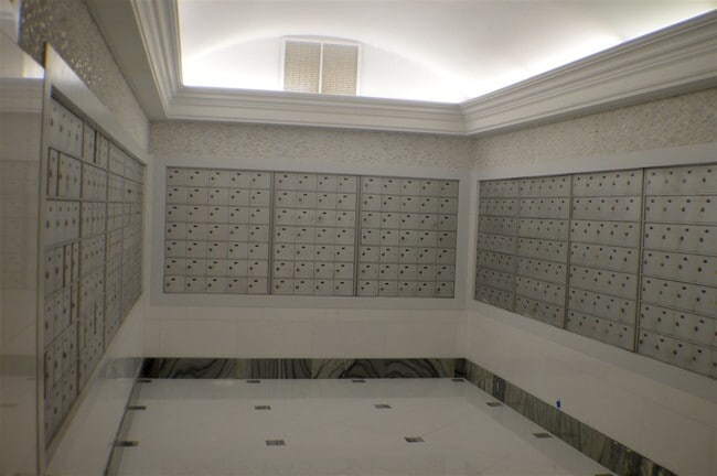 Building Mailroom - 45 River Dr S