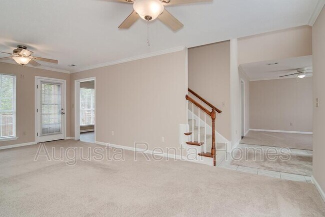 Foto del edificio - 766 Laurel Springs Ct
