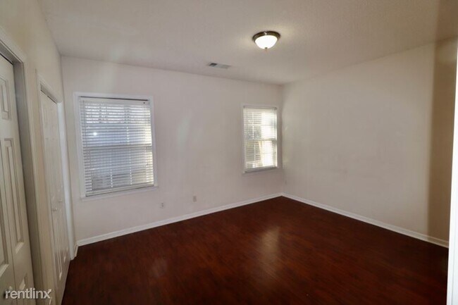 Building Photo - 5330 Medlock Corners Dr