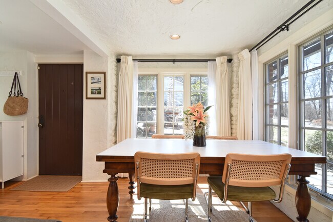 Foto del edificio - 116 Potter Rd