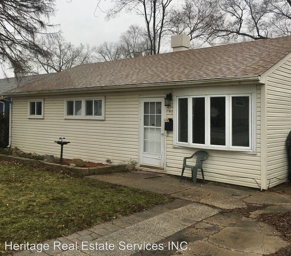 Primary Photo - 3 br, 1 bath House - 361 N Wabash St.