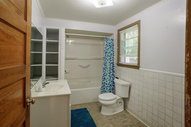 Bathroom - 1224 Portage St