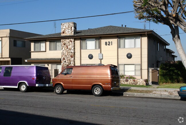 Building Photo - 821 Edgewood St