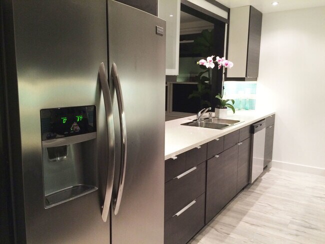 Foto del edificio - 14144 Dickens St