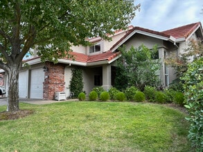 Building Photo - 102 Atfield Way