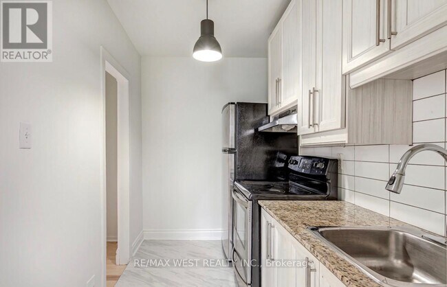 Photo du bâtiment - 299 Pacific Ave