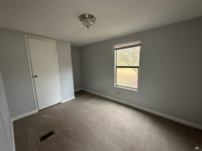 Building Photo - Lease To Own Unit in The Lori Ln Mobile Ho...