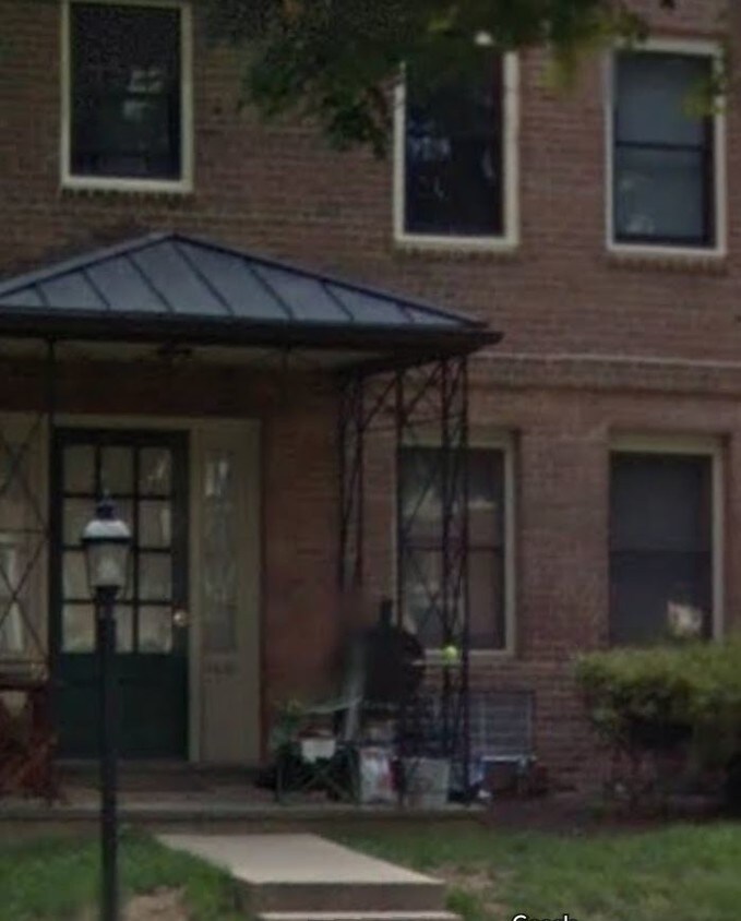 Primary Photo - 4816 Chevy Chase Dr