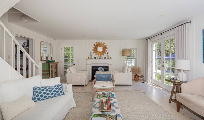 Foto del edificio - 156 Georgica Rd