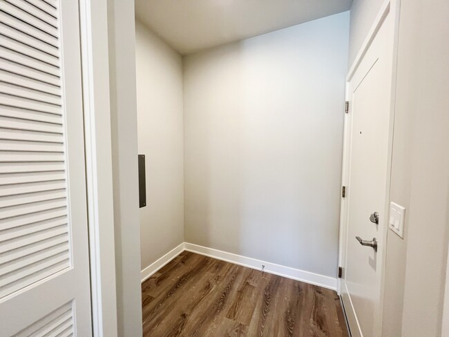 Building Photo - 3210 S Archer Ave
