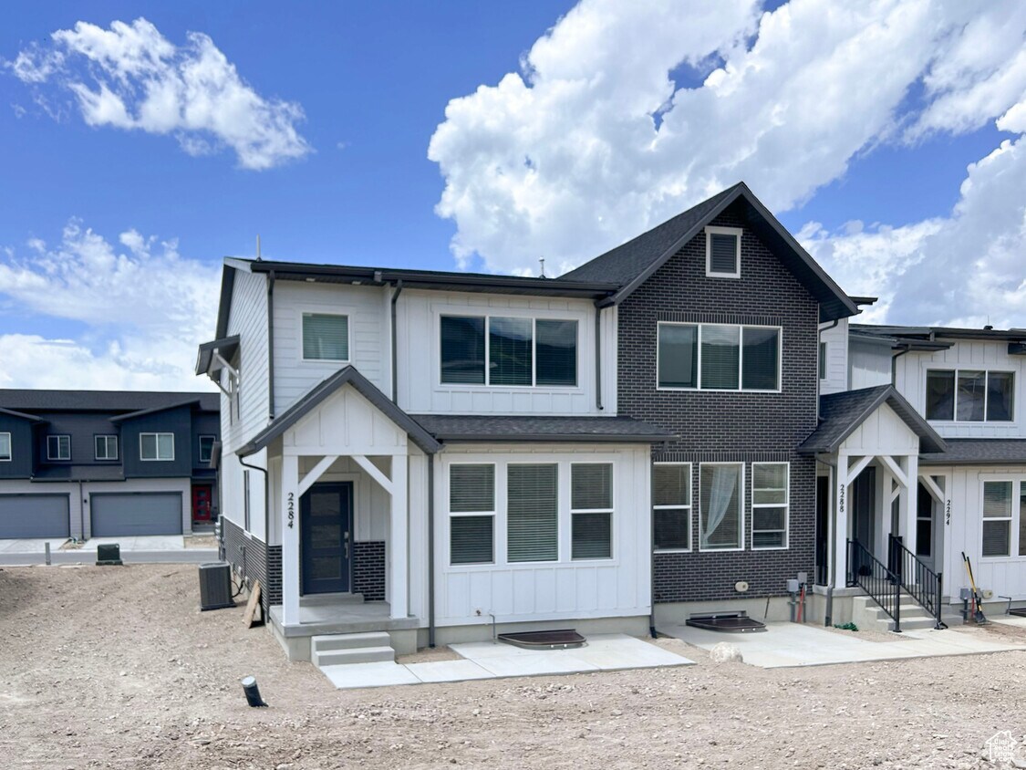 Primary Photo - 2284 Wildwood Ln