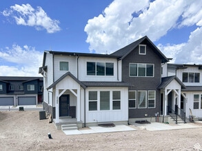 Building Photo - 2284 Wildwood Ln