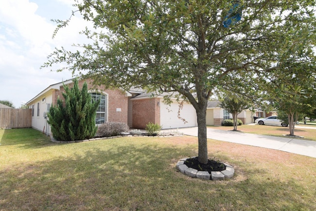 Building Photo - 1209 Wild Wood