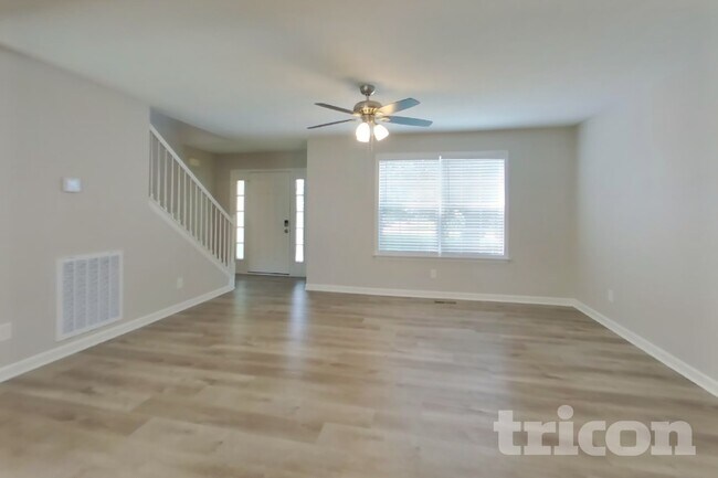 Foto del edificio - 1856 Emily Ln