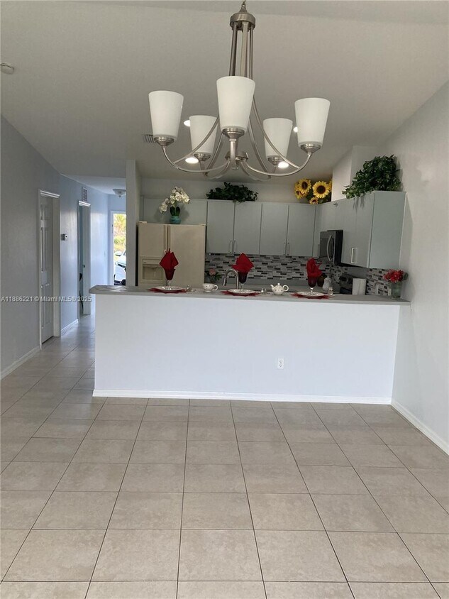 Foto principal - 2422 Vernon Ave S
