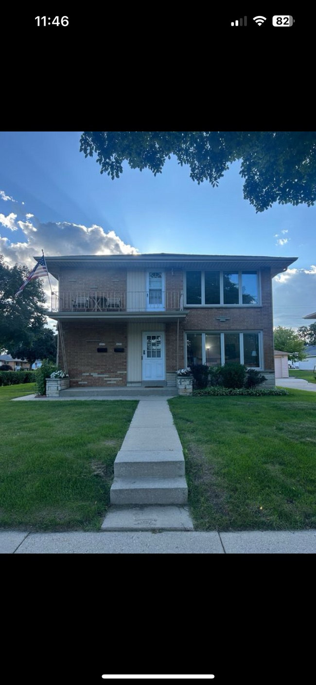 Building Photo - 3255 S 80th St