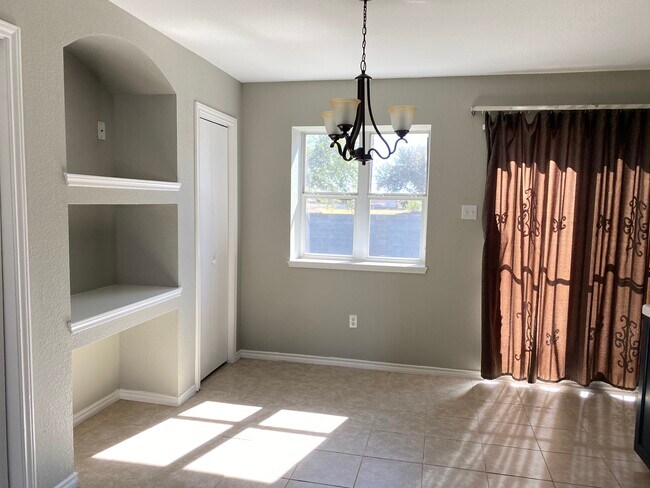 Building Photo - 2011 Yukon Ln