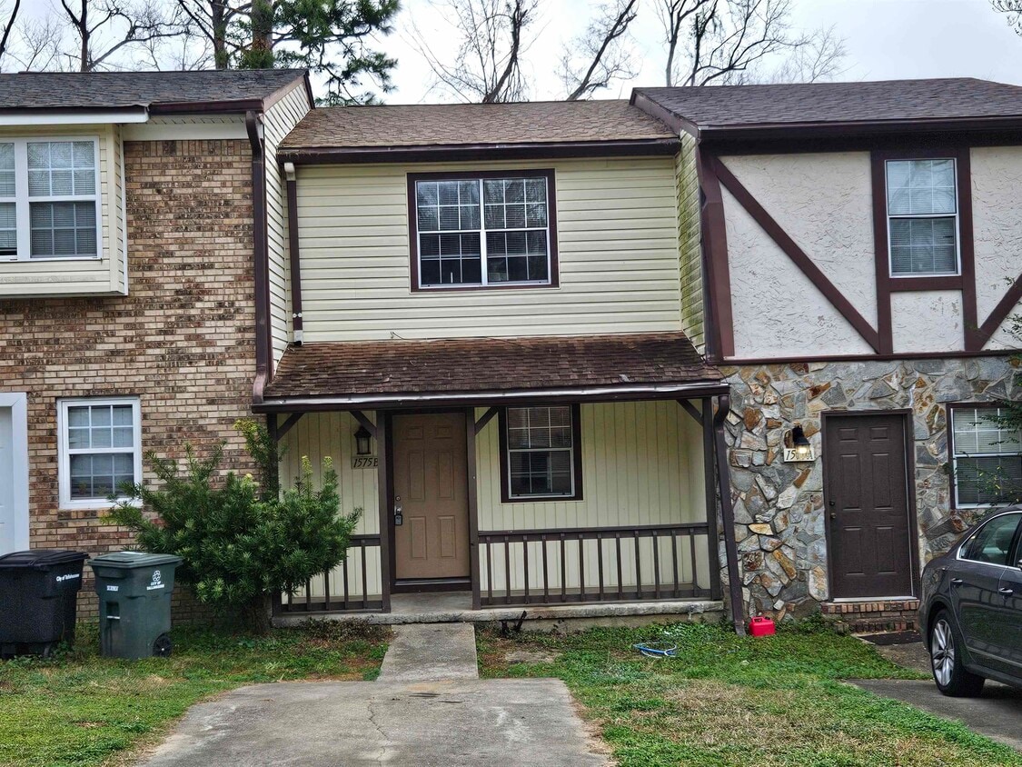 Primary Photo - 1575 Jacks Dr