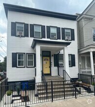 Building Photo - 107 Magnolia Ave