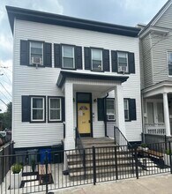 Building Photo - 107 Magnolia Ave