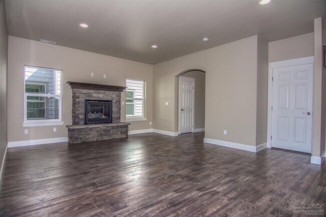 Building Photo - 3112 Northeast Flagstone Avenue