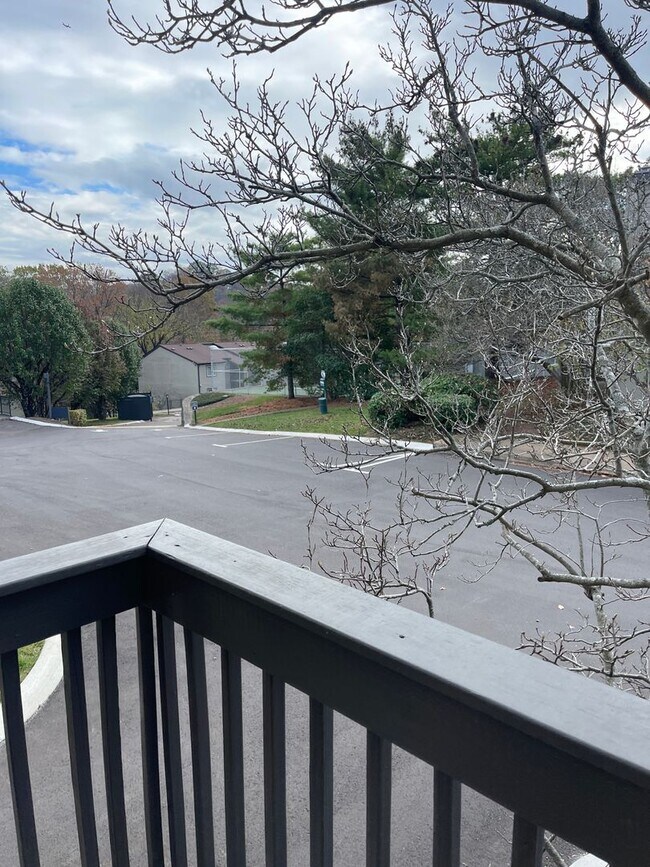 Foto del edificio - Two Bedroom Townhome in Green Hills