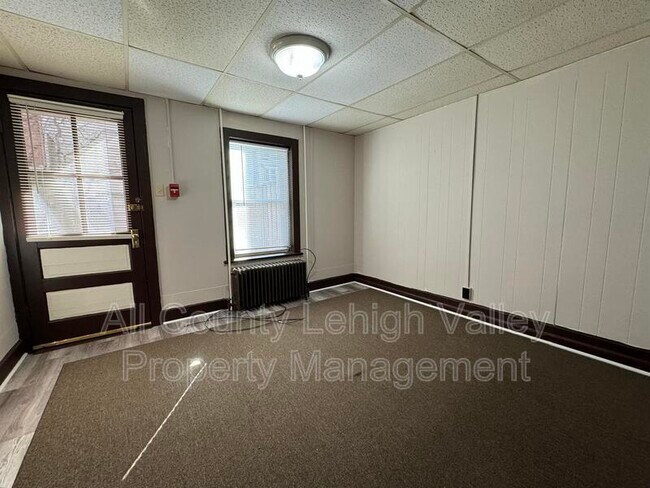 Foto del edificio - 678 Northampton St
