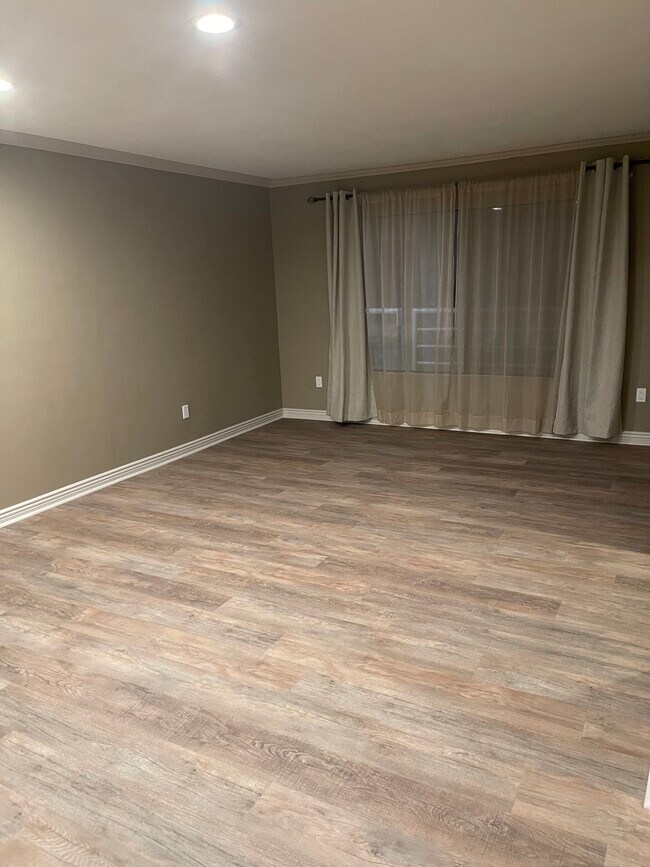 Sala de estar - 320 Fischer St