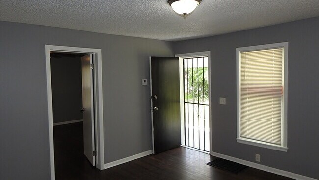 Foto del edificio - 3bed 2 bath in Indepedence