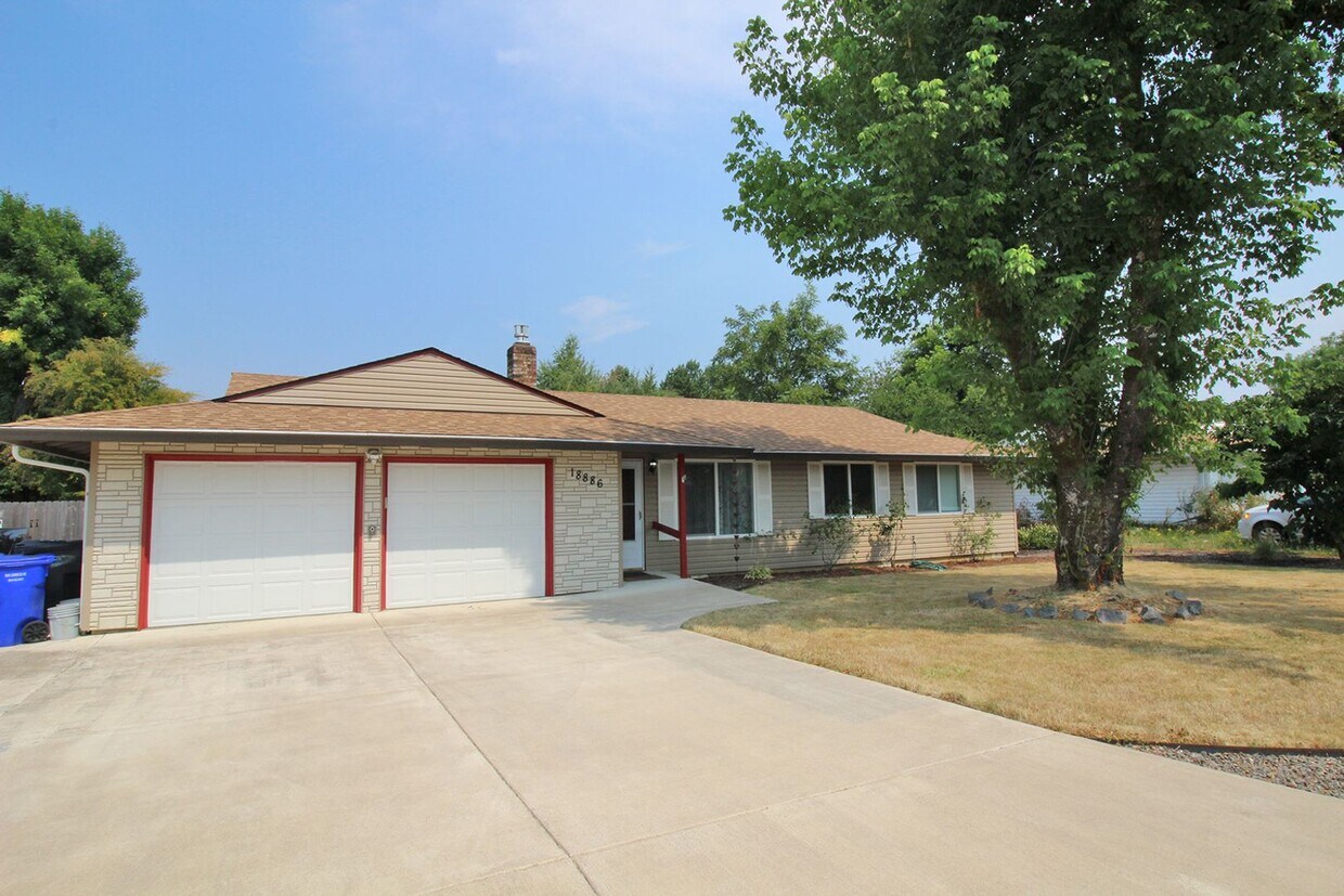 Primary Photo - Incredible Remodeled 3 Bedroom/1.5 Bath Or...