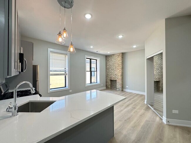 Foto del edificio - 419 W Belden Ave