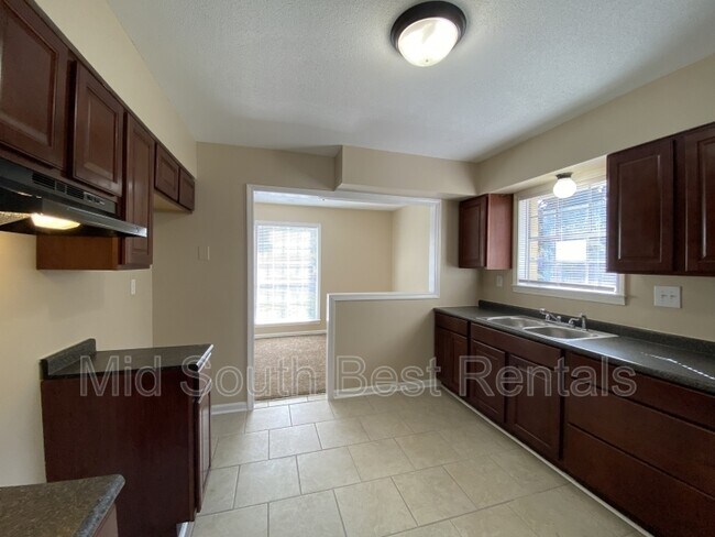 Foto del edificio - 5480 Flowering Peach Dr